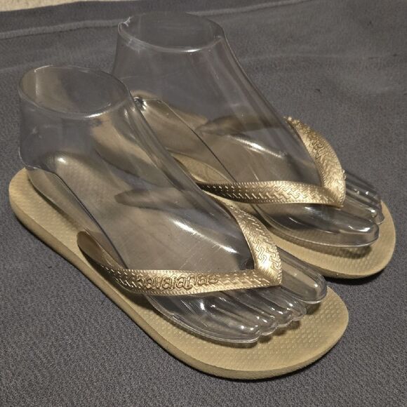 Havaianas Gold Sandals Metallic Finish Size 8 - Picture 1 of 5